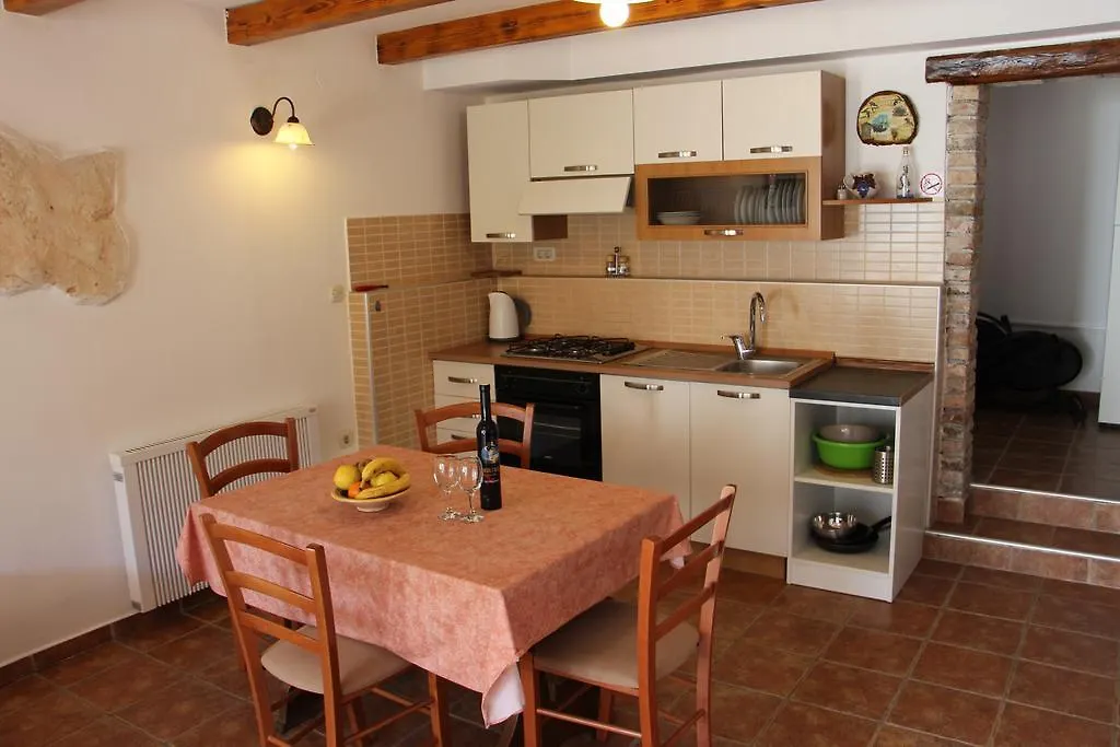 Apartment Dragun Pula Kroatien
