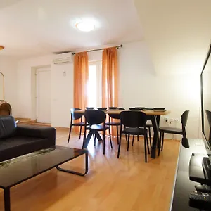 Apartment Suitable Summer, Pula