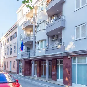 Apartment Monte Zaro, Pula